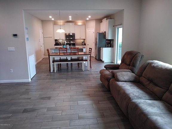 3rd image of 1403 Kendall Dr