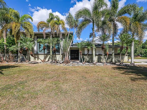 3rd image of 18975 SW 224th St