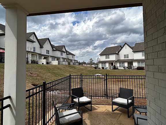 4th image of 102 Farm View Dr APT 1301