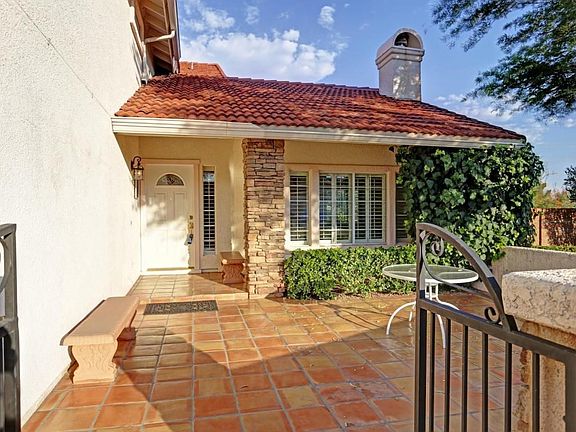 2nd image of 1131 W Shoal Creek Ln