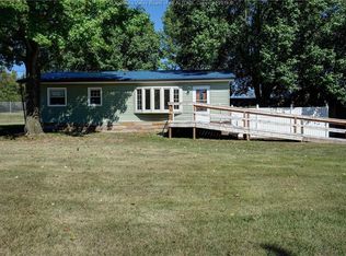 5210 Pioneer Dr, Cross Lanes, WV 25313