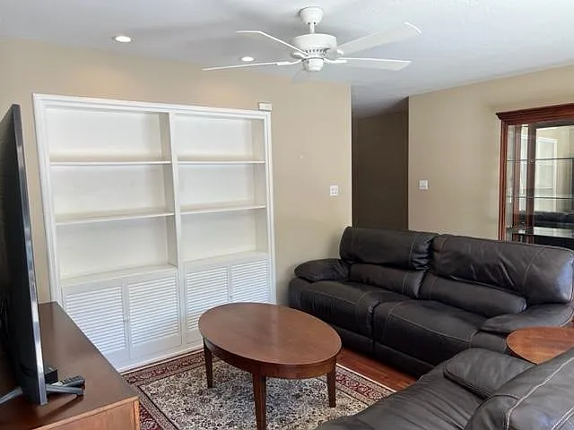 553 Bonita Ave — Photo 6