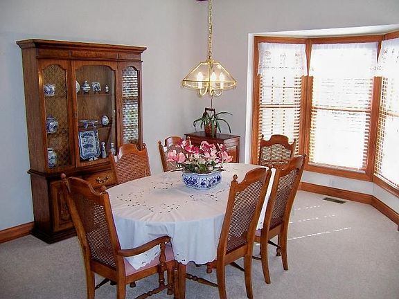 3rd image of 1161 Poppy Hills Dr
