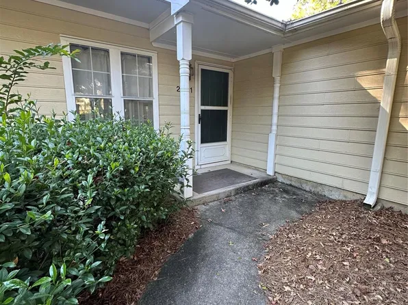 2721 Tiergarten Ln, Charlotte, NC 28210