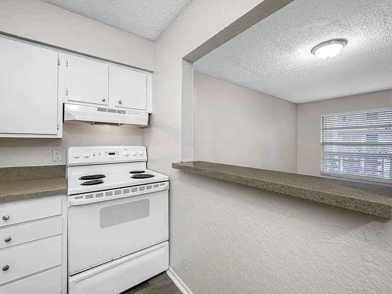 KC Flats Apartments — Photo 16