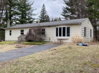 51 Longmeadow Dr, Amherst, MA 01002