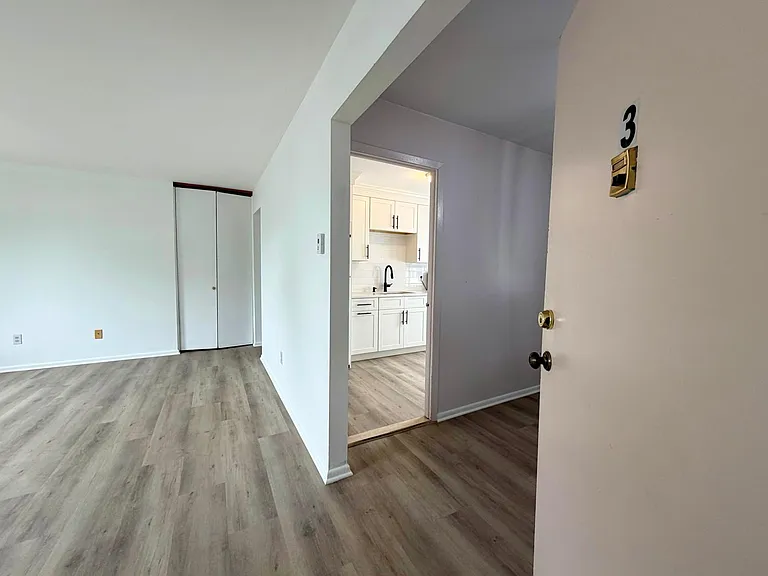 18 Fairview Dr #3 — Photo 2
