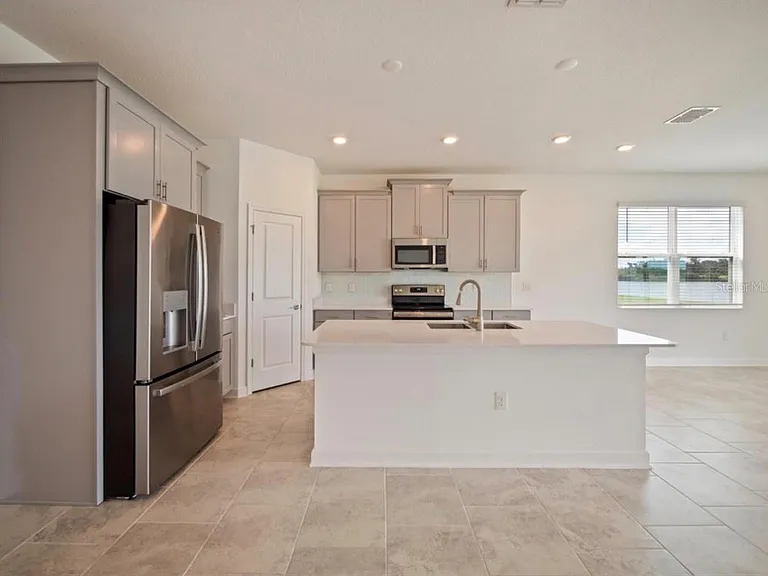 3377 Wauseon Dr — Photo 5