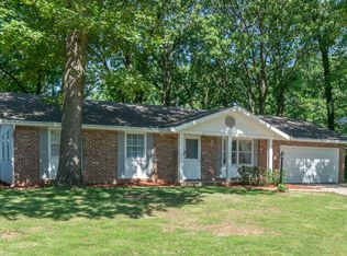 811 S Devonshire Dr, Springfield, MO 65802