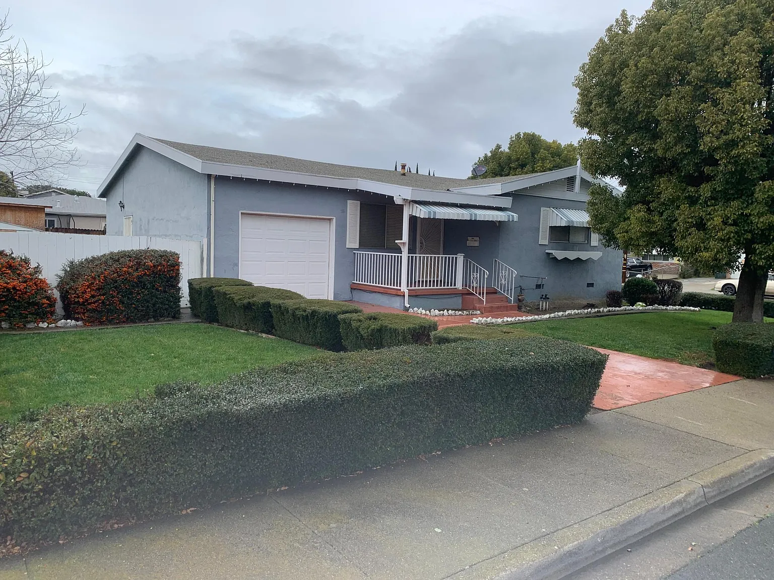 202 Benjamin Ave photo 1