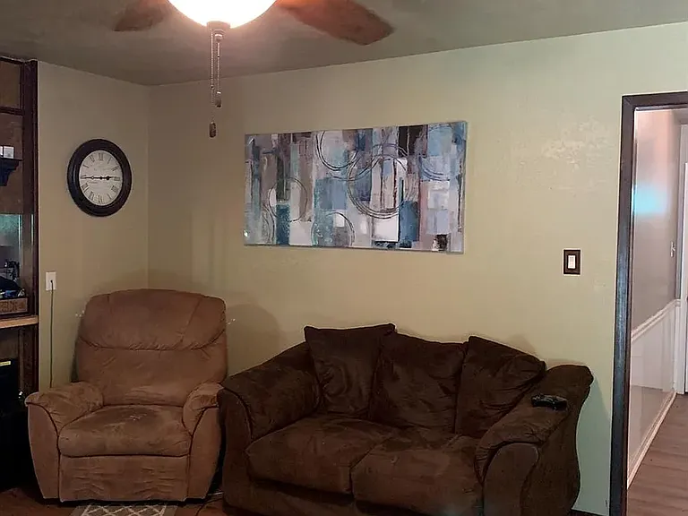 1710 N 10th Ave — Photo 12