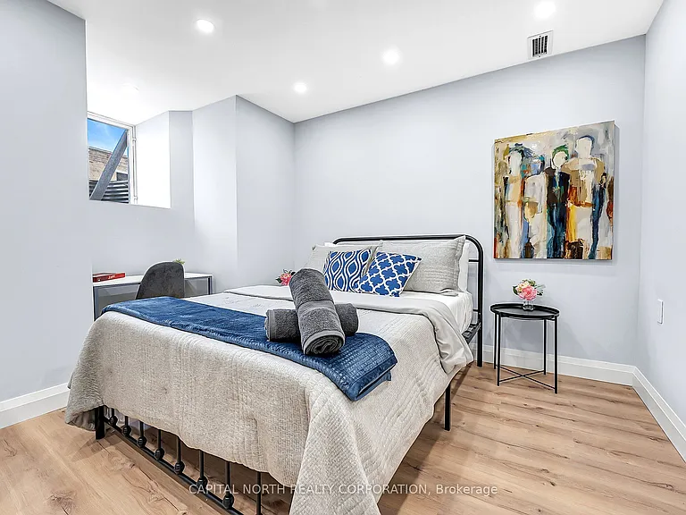 556 King St E #3 — Photo 14