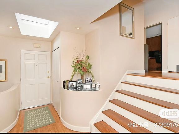 2nd image of 32 Cranberry Ln #1