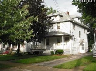 1361 Cove Ave, Lakewood, OH