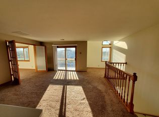 1344 Meadowcreek Dr. Condo Style, Pewaukee, WI 53072