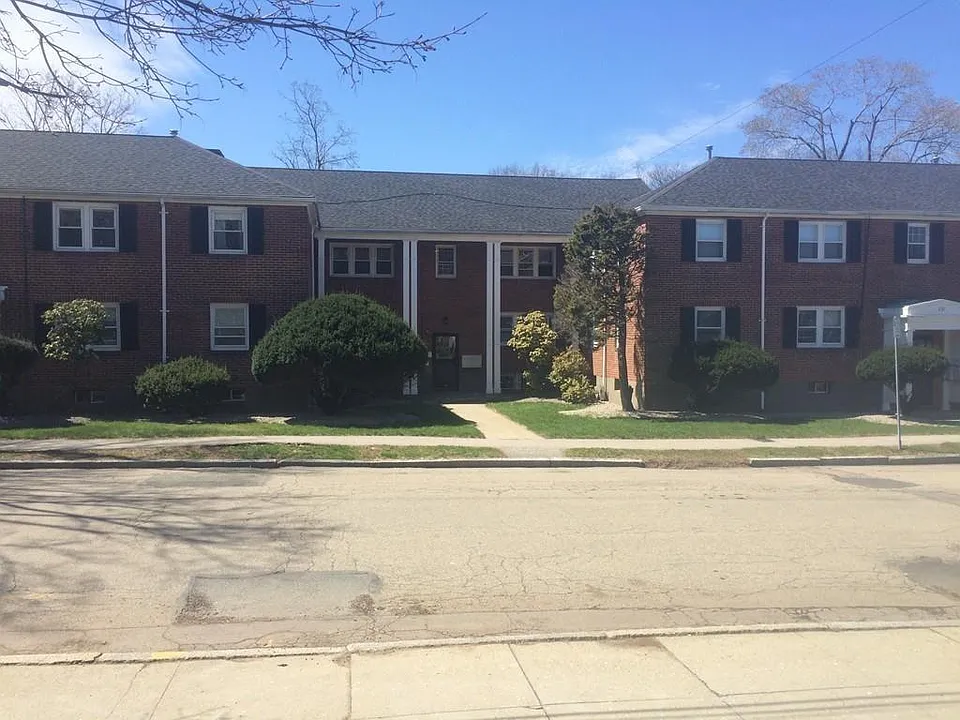 265 Highland Ave #4