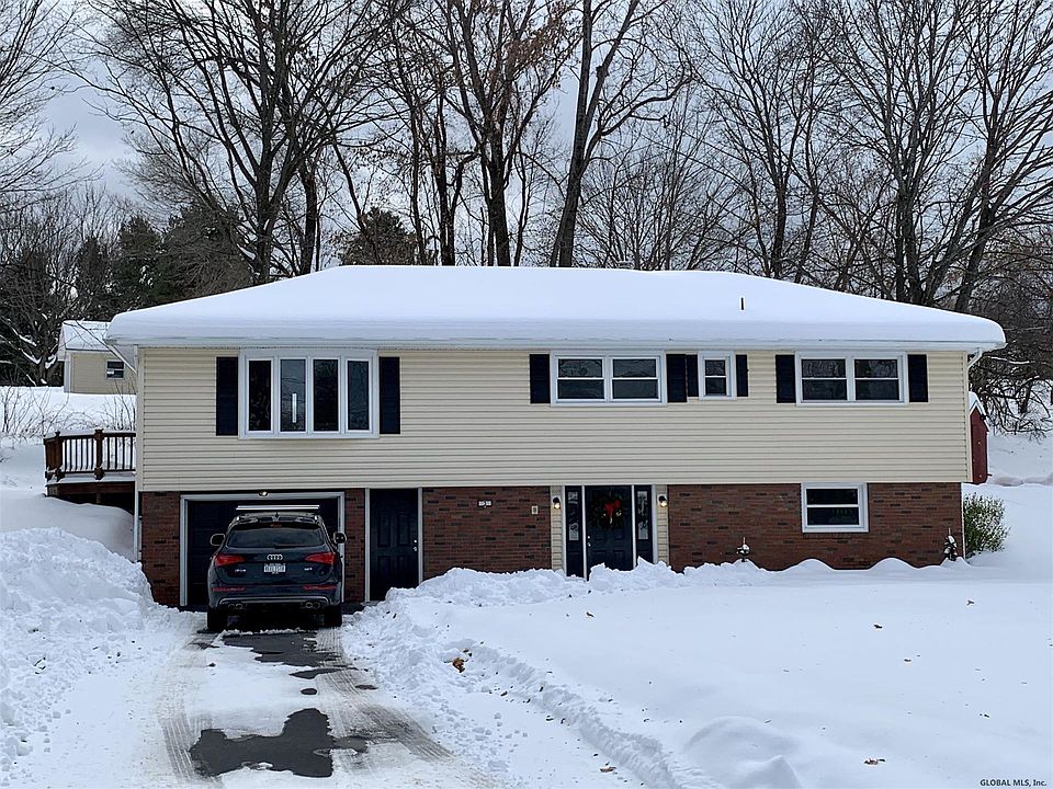 1st image of 3 Petticoat Ln