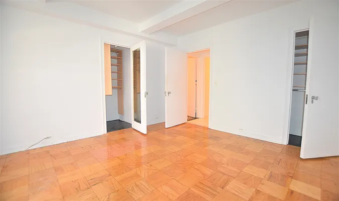 Rented by Manhattan Realty Group | media 14