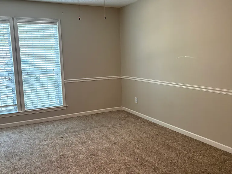 445 Augusta Dr — Photo 11