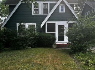 1066 Yellowstone Rd, Cleveland Heights, OH 44121