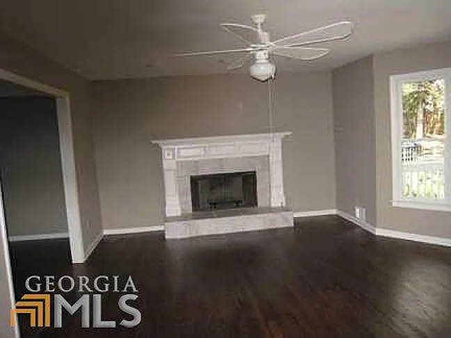 4785 Hampton Lake Dr — Photo 4