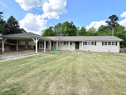 904 Lynn Cir Photo 1