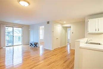 255 Beacon St #4C — Photo 5