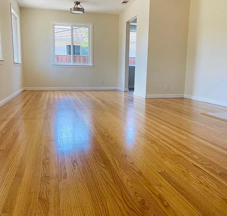2nd image of 352 Sandrock Rd