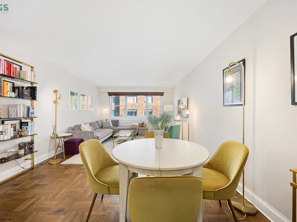 101 West 12th Street image 2 of 10