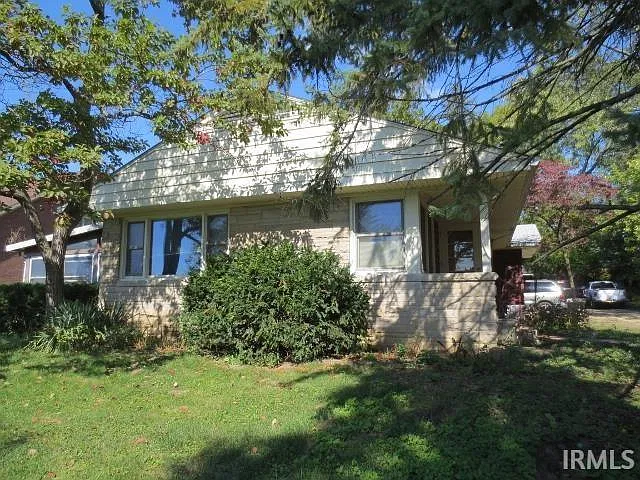 3 bed, 3.0 bath, 2192 sqft, $1,895 — Photo 2