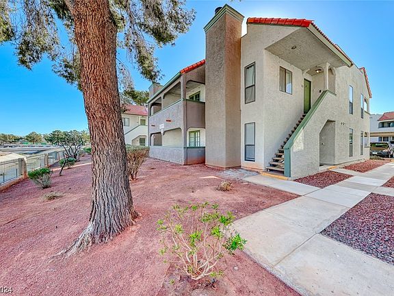 4th image of 1911 Bluegill Way Unit B
