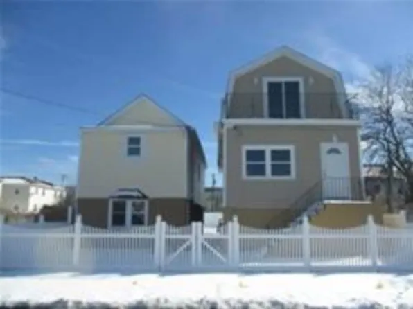 72-15 Almeda Ave, Arverne, NY 11692