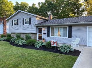 6496 Southgrove Rd, Mentor, OH 44060
