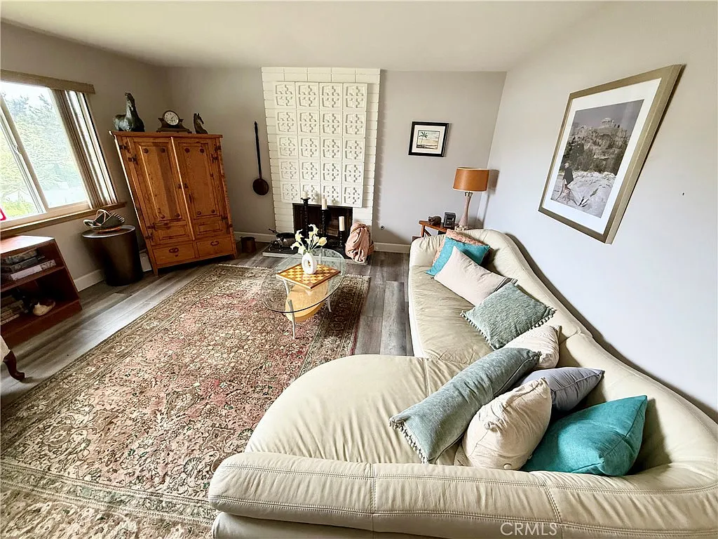 2 bed, 1250 sqft, $3,975 — Photo 3