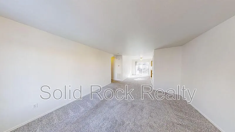 3 bed, 2.0 bath, 1185 sqft, $1,600 — Photo 4