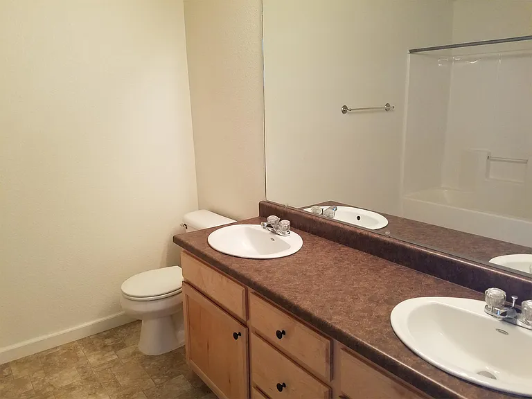 402 Par Ave — Photo 18