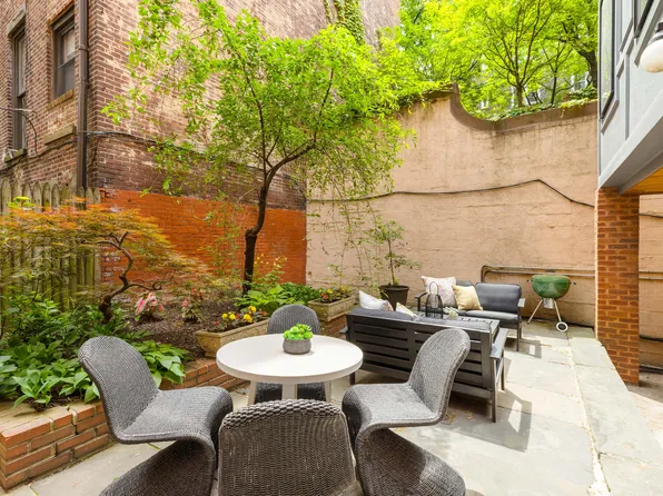 75 Columbia Heights image 12 of 31