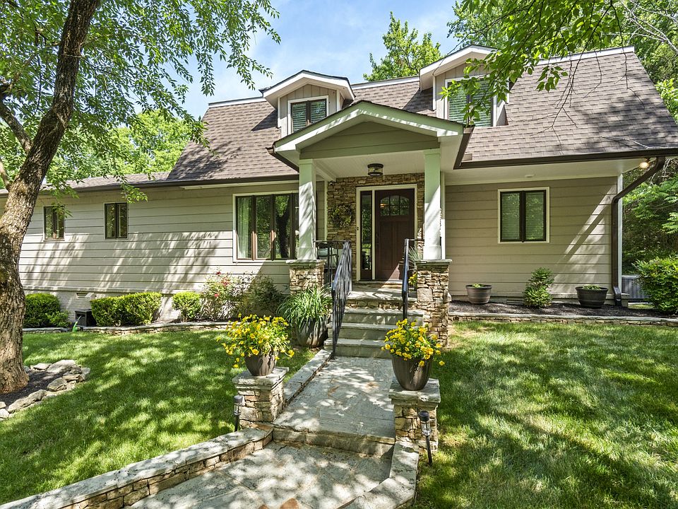 1st image of 1004 Perkins Ln