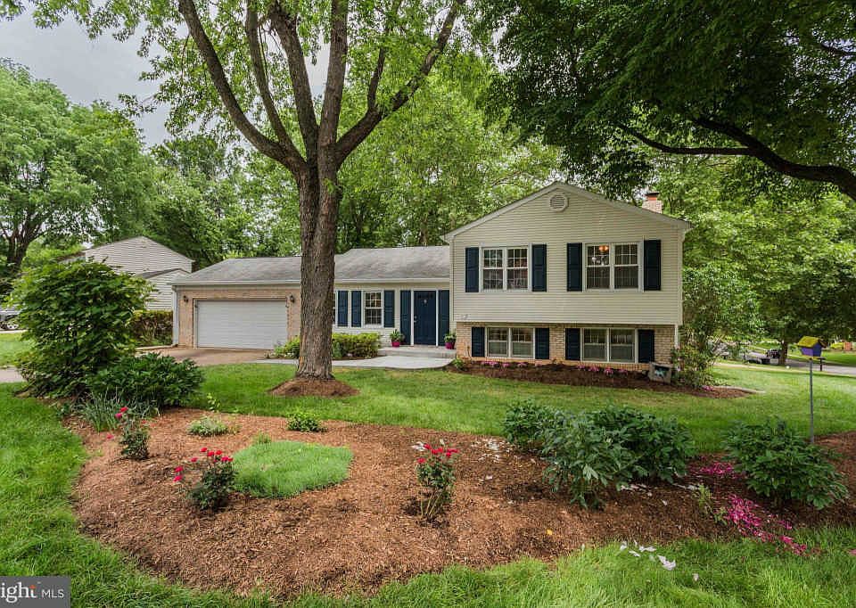 1st image of 9605 Ashbourn Dr