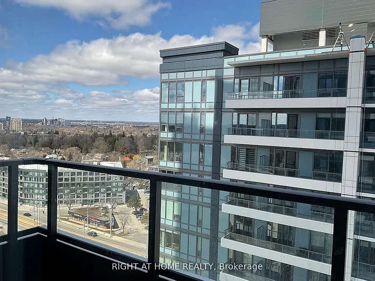 15 Wellington St S #1814 — Photo 2