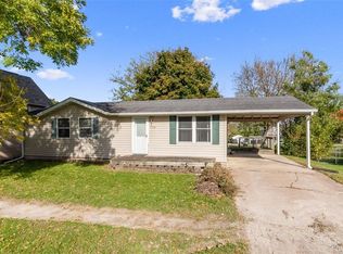 1016 Summit St, Center Point, IA 52213