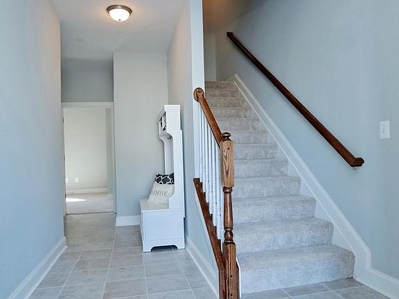 3rd image of 133 Wheatfield Dr