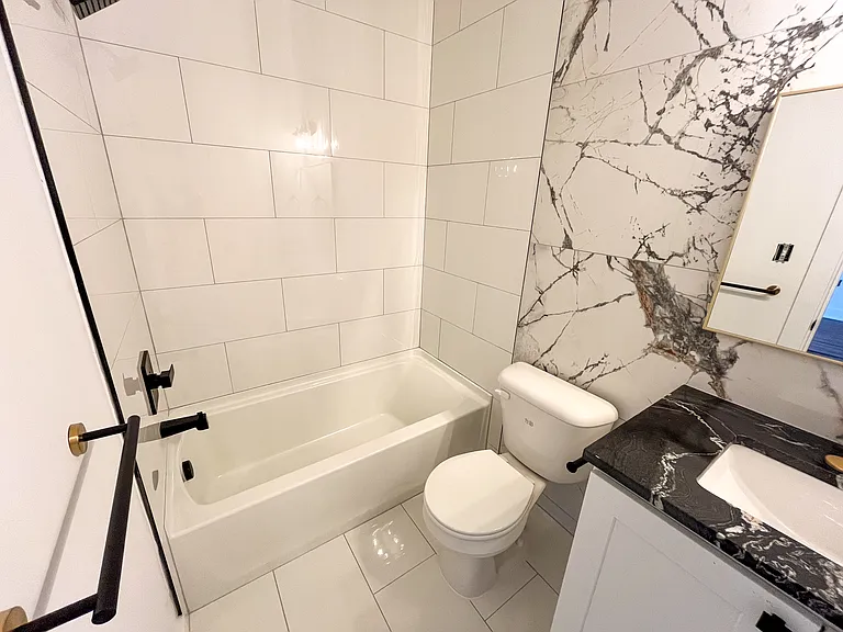 309 Hinton St — Photo 12