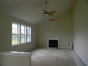 2nd image of 2000 Lantern Dr