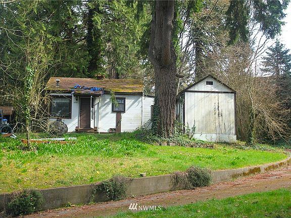 2nd image of 1822 Marine Dr
