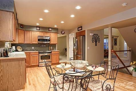 Eating Nook:Kitchen2