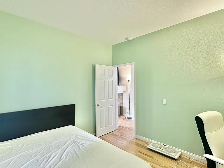 13686 Essence Rd — Photo 24