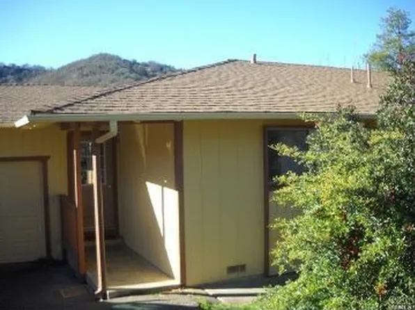 4930 Burke Hill Dr, Ukiah, CA 95482