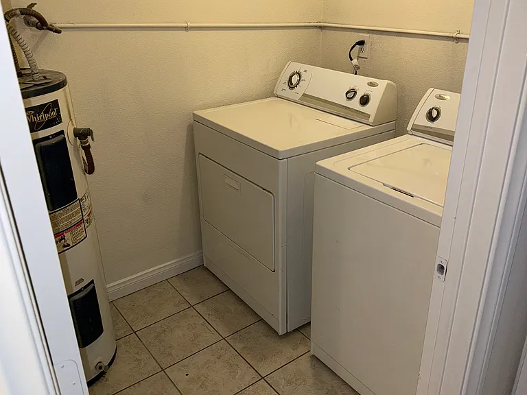 4332 Tara Ave #B — Photo 14