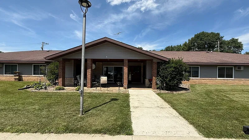 1 bed, 1.0 bath, $699 — Photo 1